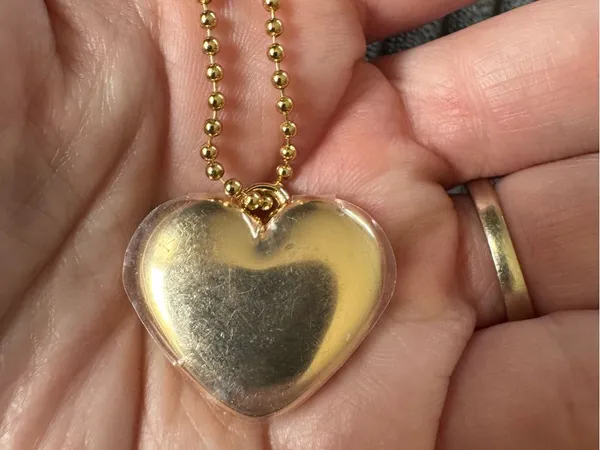Coach 1” Heart Shaped Logo Gold Tone Charm Tag Fob Keychain New Unused - Image 2