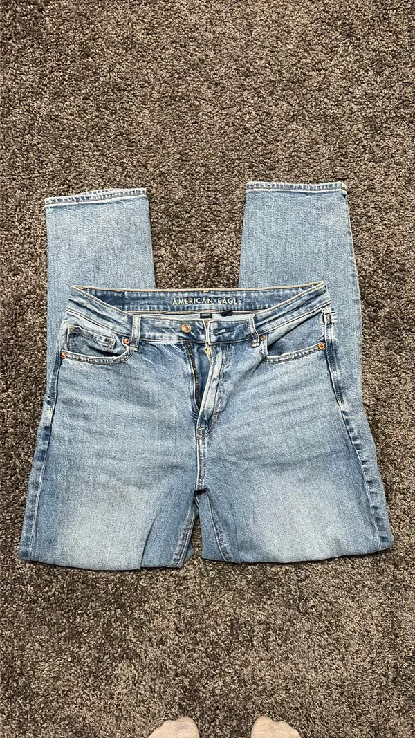 American Eagle Jeans Mom - Image 2