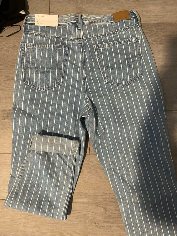 American Eagle Jeans - Image 3