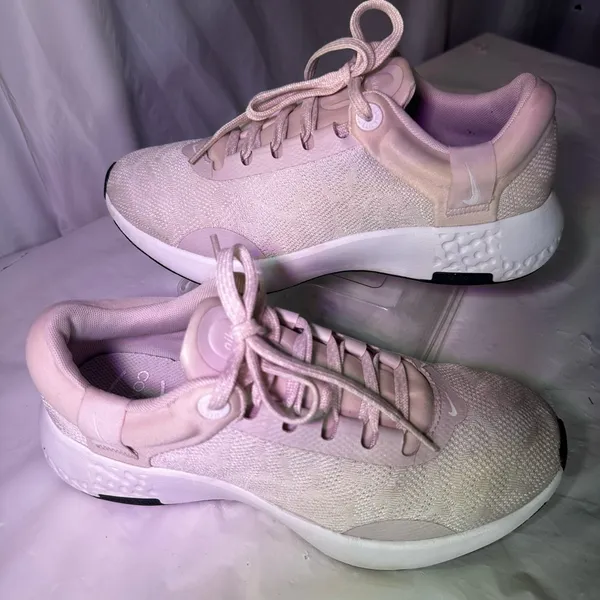 Nike Women's Light Pink Sneakers - Image 3