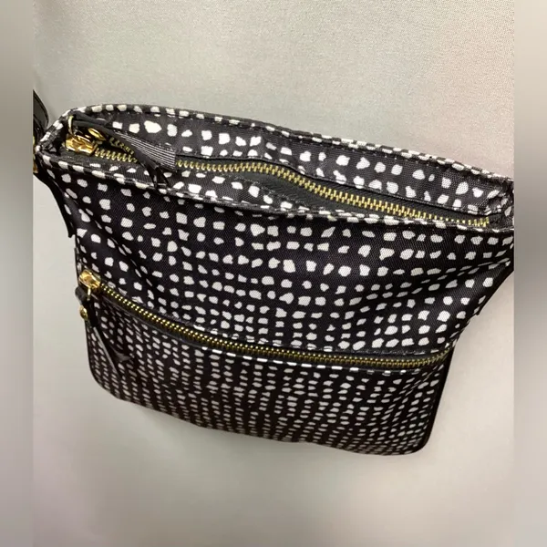 Cross body purse Black and white pattern with Gold Plated Hardware - Image 13