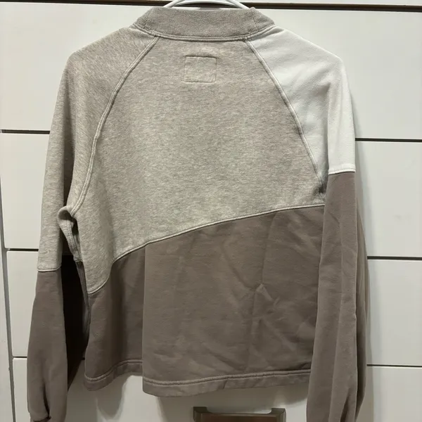 Abercrombie & Fitch Colorblock Crewneck Sweatshirt - Image 3