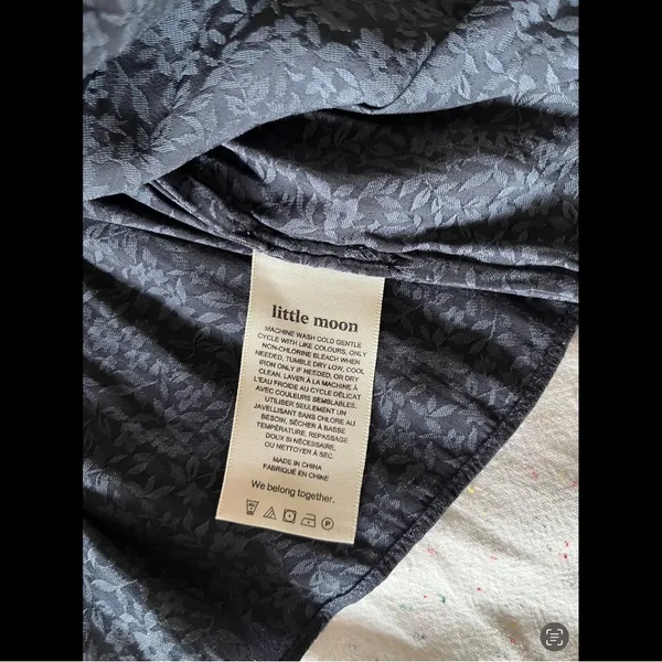 Aritzia Little Moon Blouse Size Small - Image 6