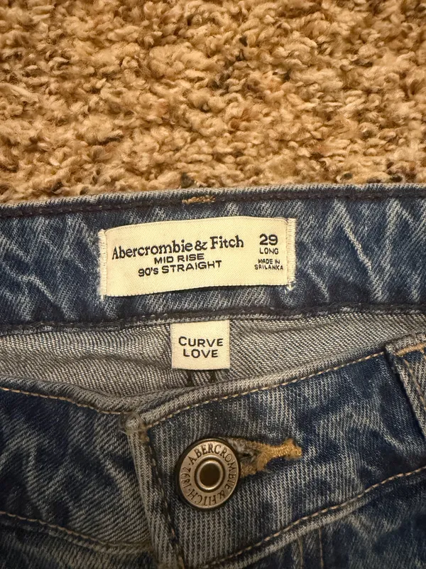 Abercrombie  - Image 4