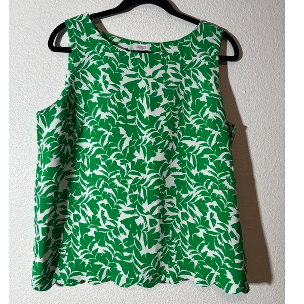 J. Crew Women's Size M Green Leaf Print Scalloped Hem Sleeveless Tank Top Blouse - Image 2