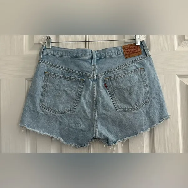 Levi’s denim distressed 501 shorts size 33 - Image 2