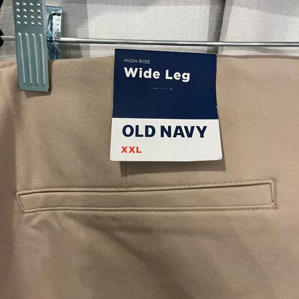 Old Navy Women's Wide Leg Pants in Tan - Image 5