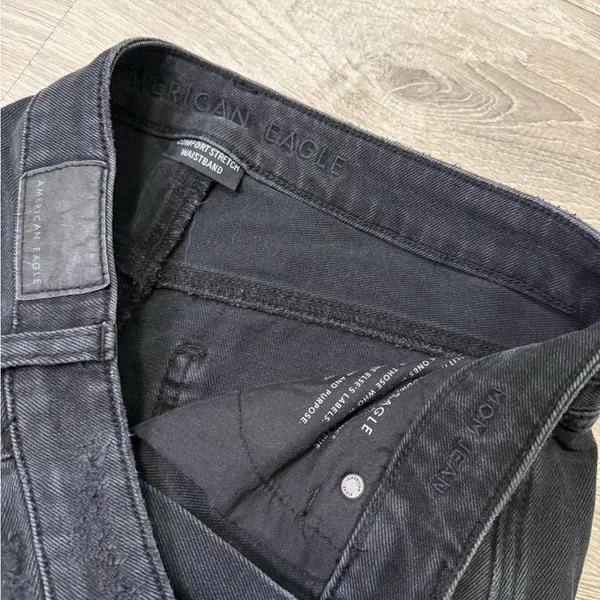 •AMERICAN EAGLE• DISTRESSED MOM JEANS - Image 5