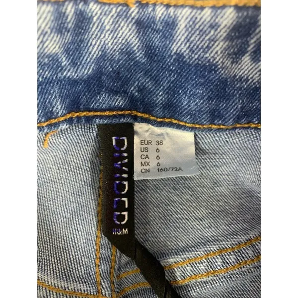 Divided H&M Women's Light Blue Denim Jeans - Image 3
