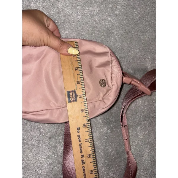lululemon Mauve Pink Everywhere Belt Bag 1L Fanny Pack Crossbody - Image 8