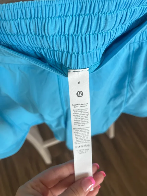 Lululemon Hot Shorts 4" - Image 3