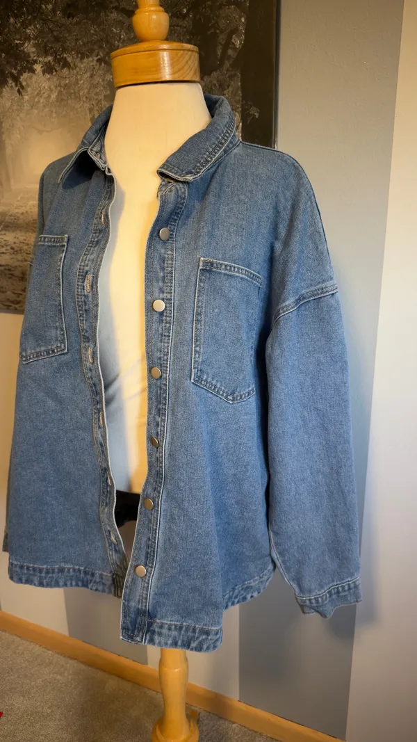 Classic Oversized Blue Denim Jacket Size XL - Image 2