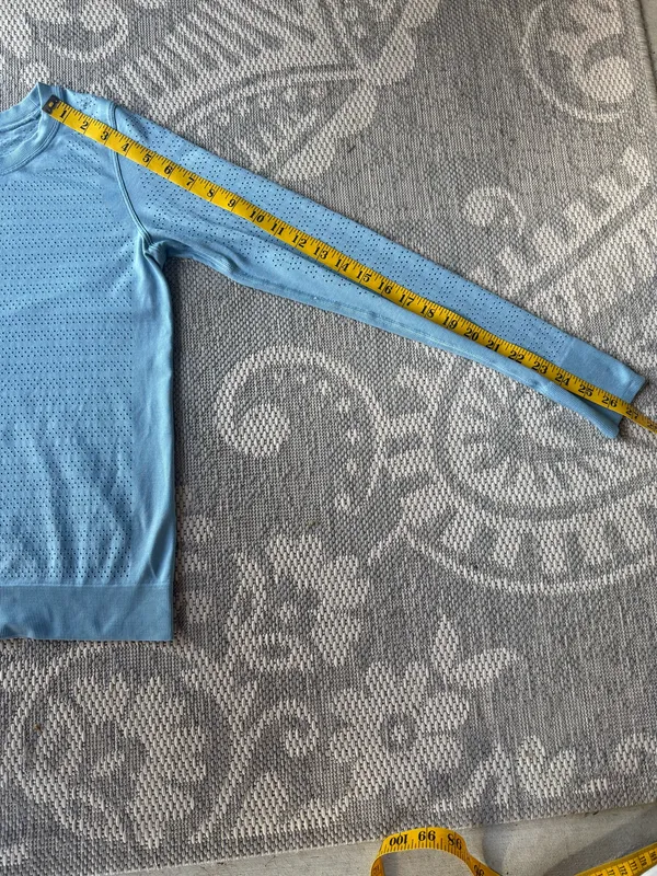 Lululemon Breeze by Long Sleeve Squad color Cascade Blue size 0. - Image 7