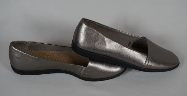Dr. Scholls Advanced Comfort Series Silver Slip Ons Flats Womans Size 10 - Image 4