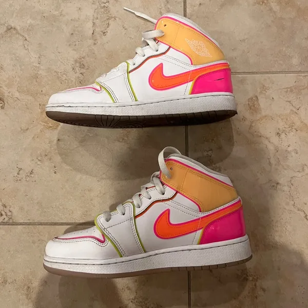 Jordan Air 1 Mid Edge Glow GS - Image 5