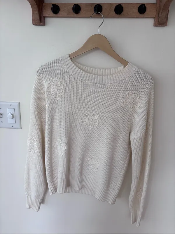 Laura Ashley Floral Appliqué Sweater – Size Small – Cream Cotton Blend - Image 6