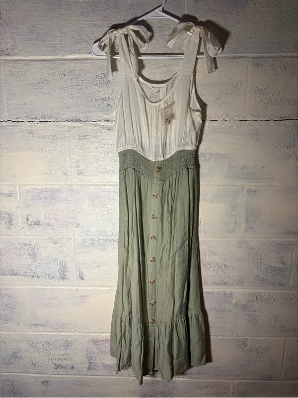 Blu Pepper Asymmetrical White and Green Resort Midi Dress size M NWOT - Image 2