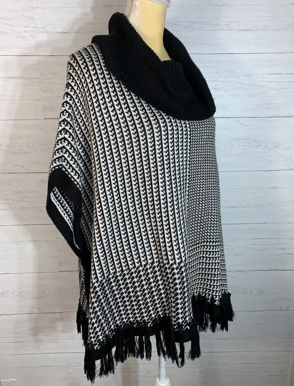 White House Black Market black white fringe poncho size M - Image 5