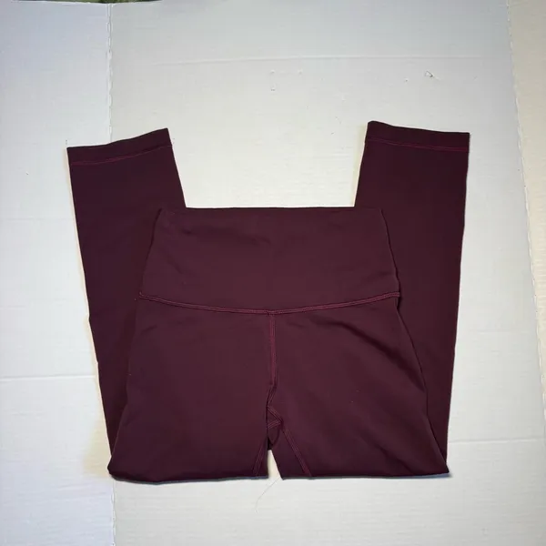 Lululemon Wunder Train Cropped Leggings 21" - Image 3
