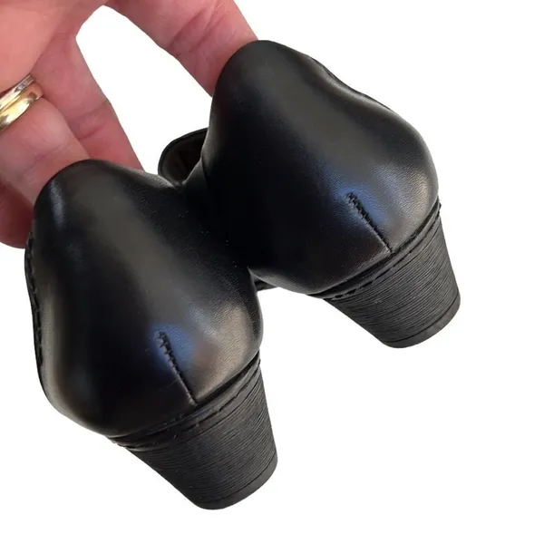 EUC Rockport leather heels Black Size 7.5 - Image 5
