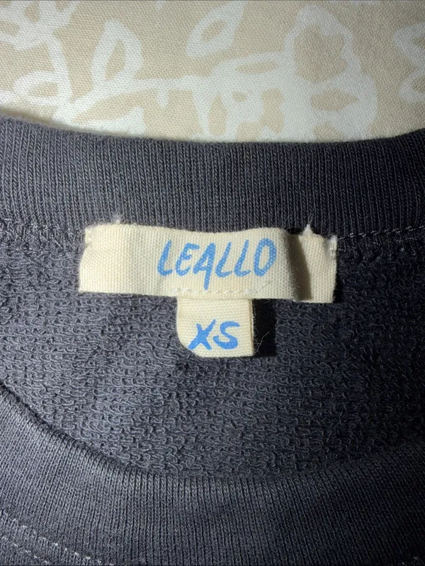 Leallo Women’s Charcoal Dune Solid Crewneck Black Size XS - Image 5