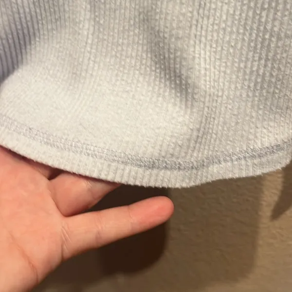 Old Navy Women's Icy Blue Fuzzy Ribbed Knit Long Sleeve Top Shirt Size Medium - Image 8