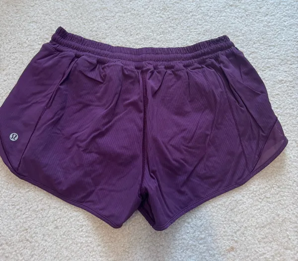 Lululemon Hotty Shorts 2.5" - Image 2