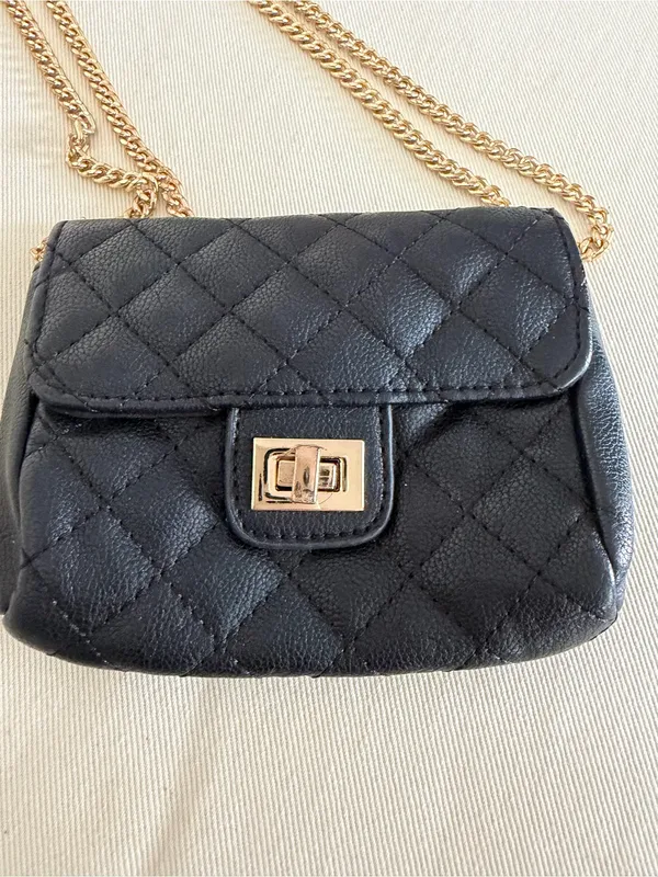 Black Quilted Chain-Shoulder Crossbody Bag - Image 2