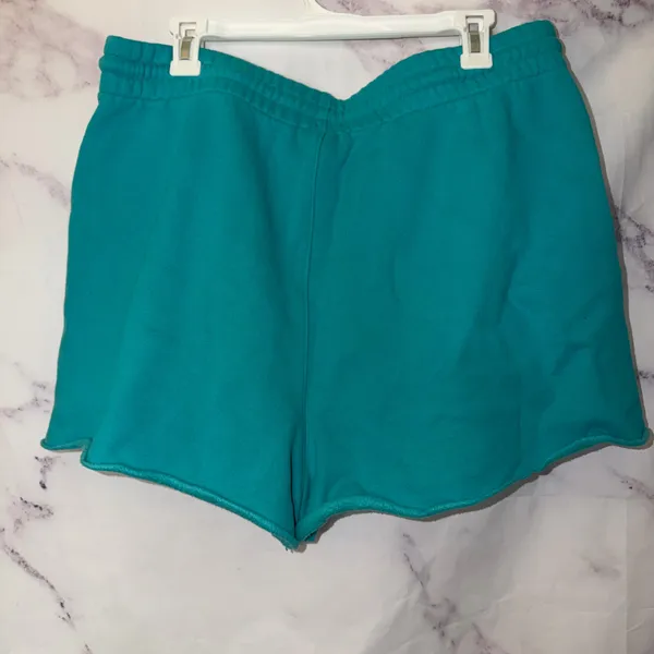Aritzia TNA Cozy Fleece Boyfriend Shorts - Image 2