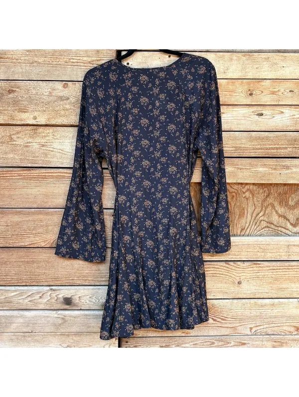 Universal Threads Navy Blue Floral Long Sleeve Dress - Image 3