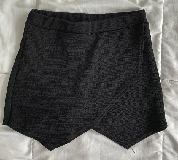 Boohoo Black Envelope Skort - Image 4