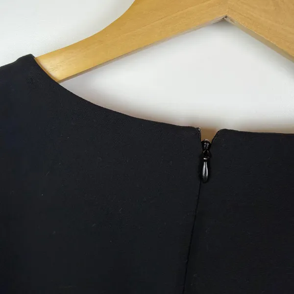 Anne Klein Black Crocodile Texture Sheath Dress Size 6 Faux Leather Office Work‎ - Image 3