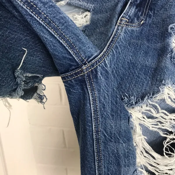 American Eagle High Rise Distressed Mom Jean Size 2 - Image 8