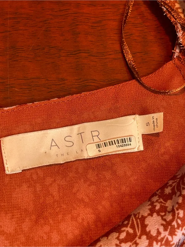 ASTR The Label Lainie Dress Floral Cutout Midi Sz S Puff Sleeve Lavender Brown - Image 10