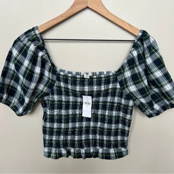 American Eagle NWT Trendy Plaid Puff Sleeve Top Green Navy White Smocked Crop - Image 4