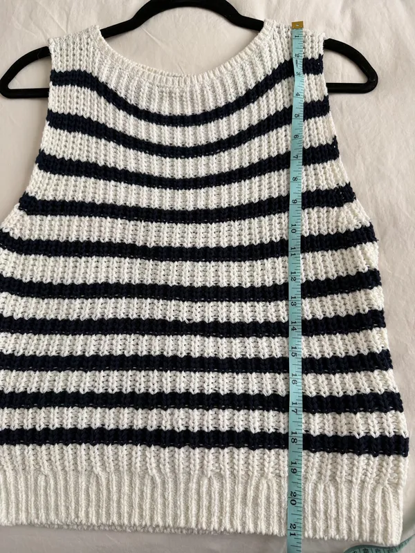 Abercrombie & Fitch Textural Knit Sweater Vest - Image 10
