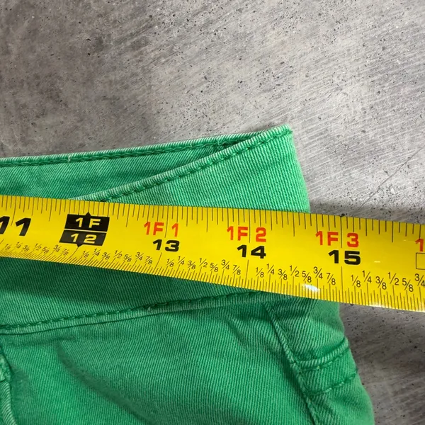 LEI Ashley Low Rise Denim Shorts Kelly Green Frayed Hem Size 7 Regular Y2K - Image 4