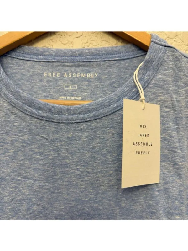 Free Assembly Women’s T-Shirt - Image 4