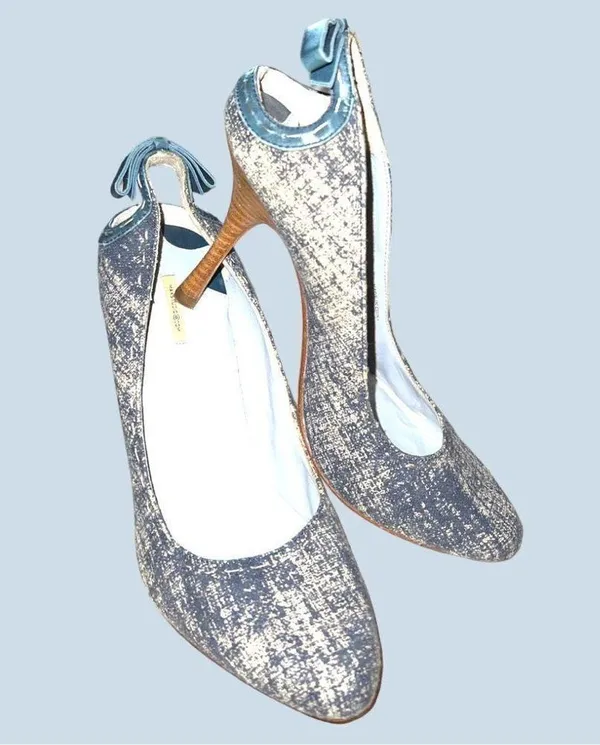 Max studio very nice quality gray denim fabric heels! - Image 3