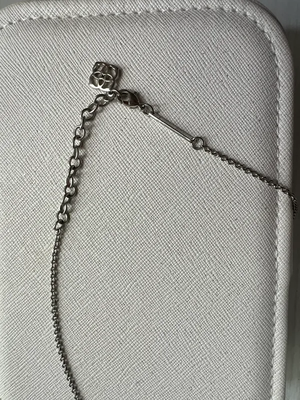 Kendra Scott Necklace - Image 4