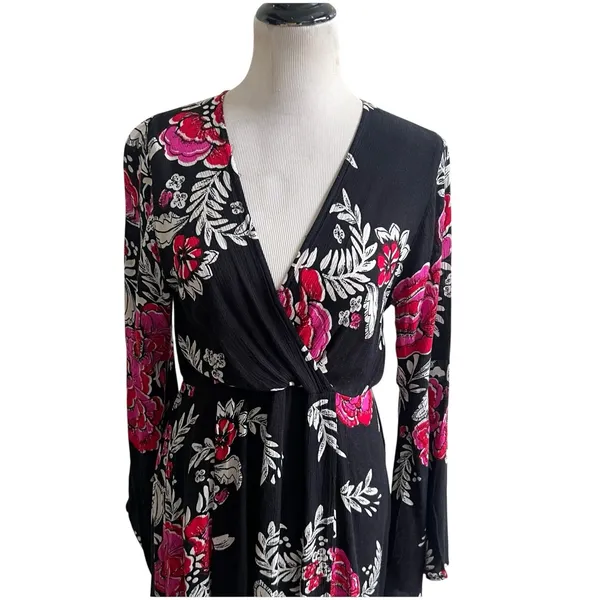 Billabong Women's Floral Whispers Wrap Dress Size Med Black Multi Bell Sleeves - Image 8