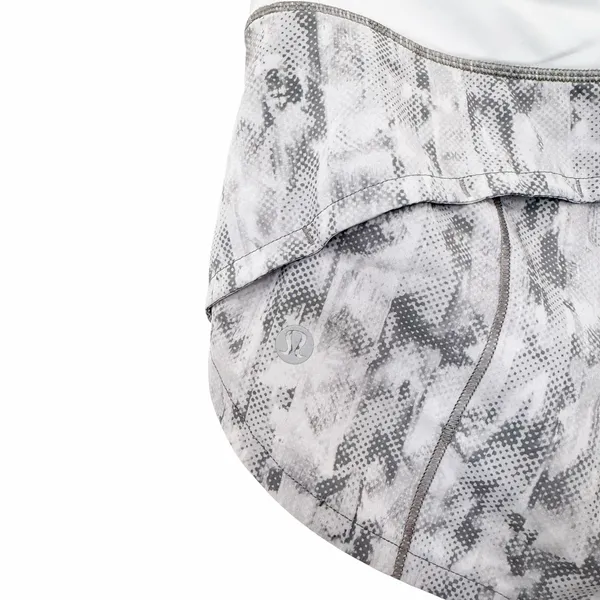 Lululemon Speed Up Shorts 2.5" City Breeze Alpine White Sz 2 - Image 2