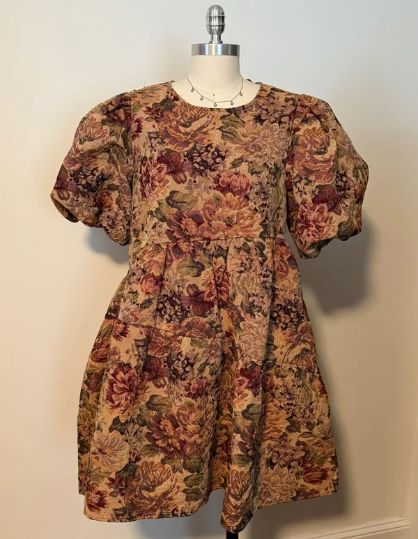 NWT Vestique Floral Puff Sleeve Jaquard Dress - Image 2