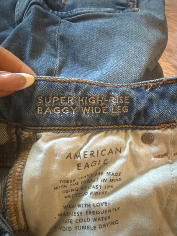 American Eagle Cargo Jeans - Image 4