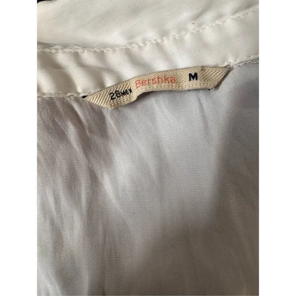 Bershka white blouse size medium - Image 4