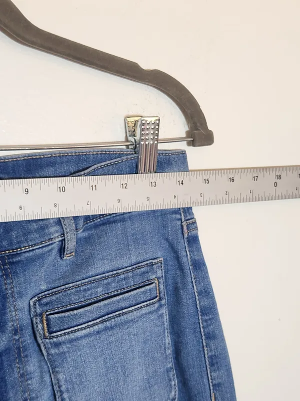 LOFT Slim Fit Flare Jeans with Patch Pockets Size 8/29 - Image 5
