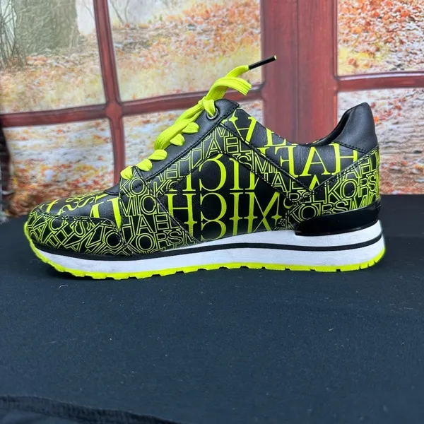 Michael Kors Neon Yellow and Black Trainers - size 9M - Image 9