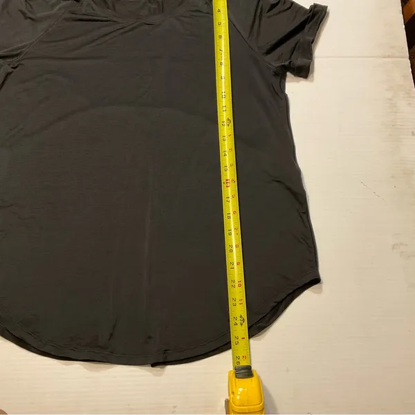Lululemon Open Up Tie Back Tee Black Women Sz S/M - Image 7