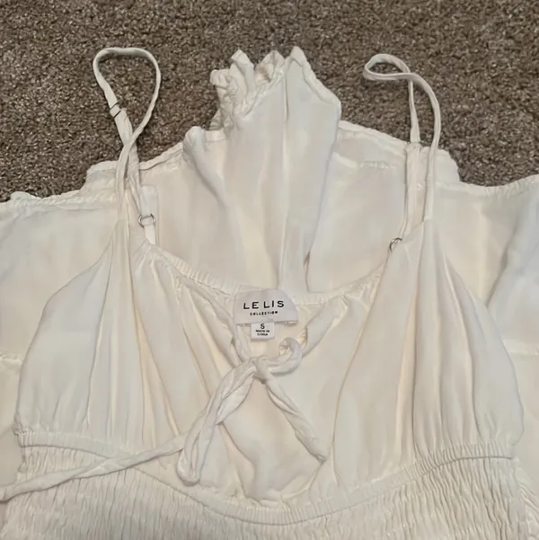 Le lis COLLECTION Romper With Adjustable Straps Size Small - Image 4