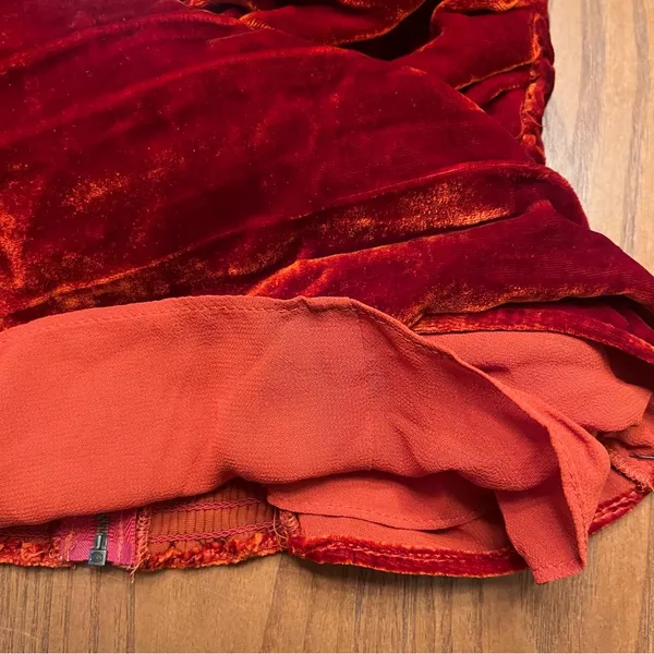 Reformation Addie Ruched Smocked Strapless Velvet Top in Blood Orange Size 4‎ - Image 10
